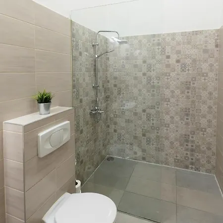 Emily's Lovely Place * Budapeste