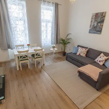 Emily's Lovely Place * Budapest